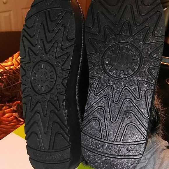 Faux Fur Ankle Boots! - Picture 4 of 4